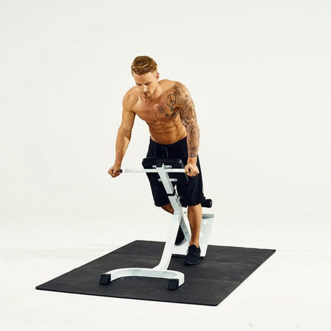 Rygg- och magtränare hyperextensionbänk